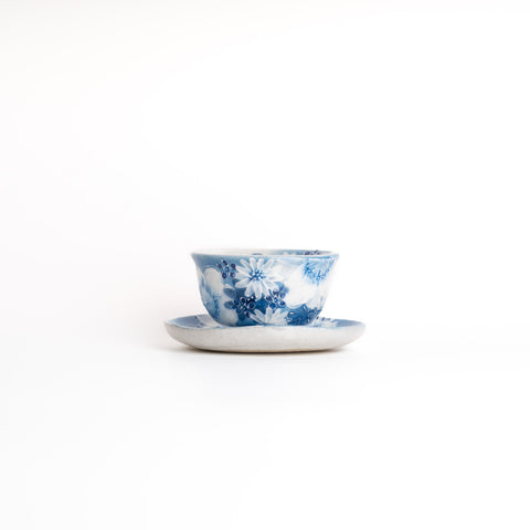 Yuzuriha Handmade Flower Tea  Cup With Saucer Set - 藍彩白絵花