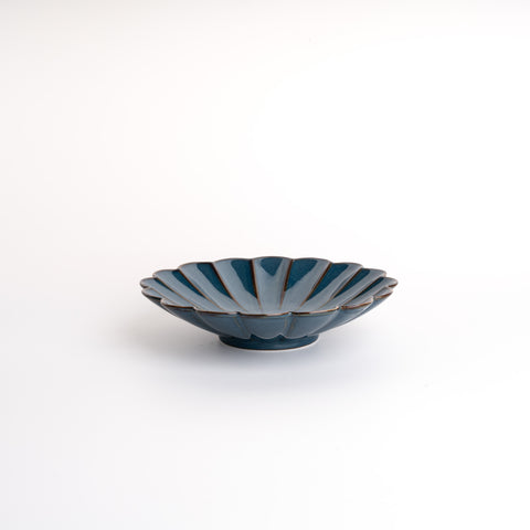 Kouringama Hasami Ware Plate (彩釉 菊紋皿)