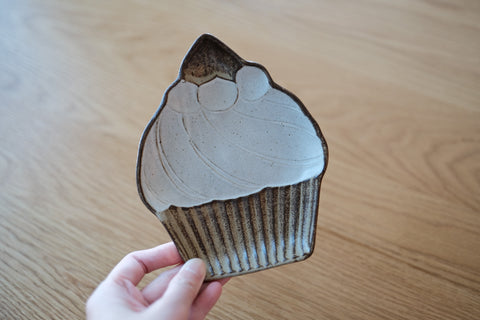 Old White Cupcake Plate