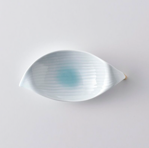 Kouringama leaf-shape shallow plate - White&Blue